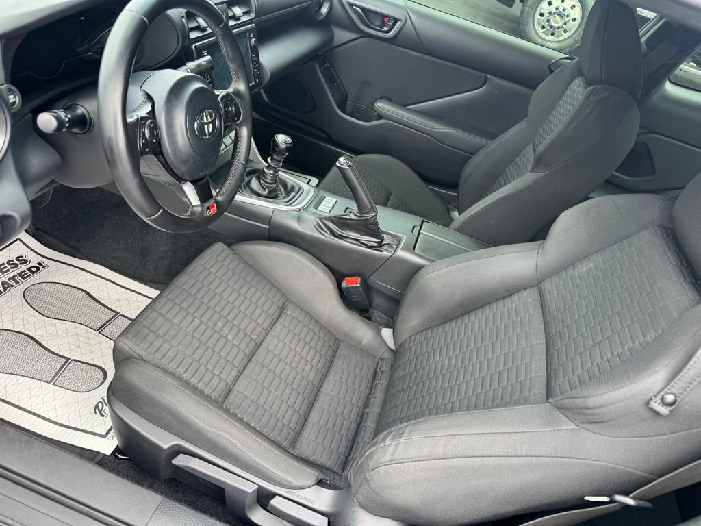 Used 2023 Toyota GR86 RWD image 17