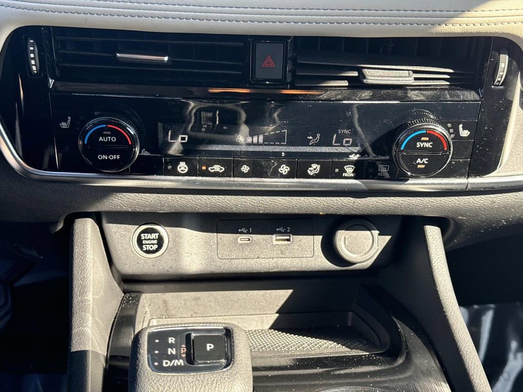 Certified 2022 Nissan Rogue SV w/ SV Premium Package image 28