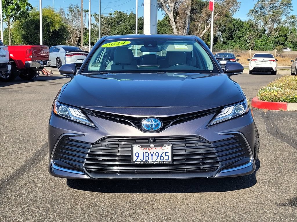 Used 2024 Toyota Camry XLE w/ Navigation Package FWD image 2