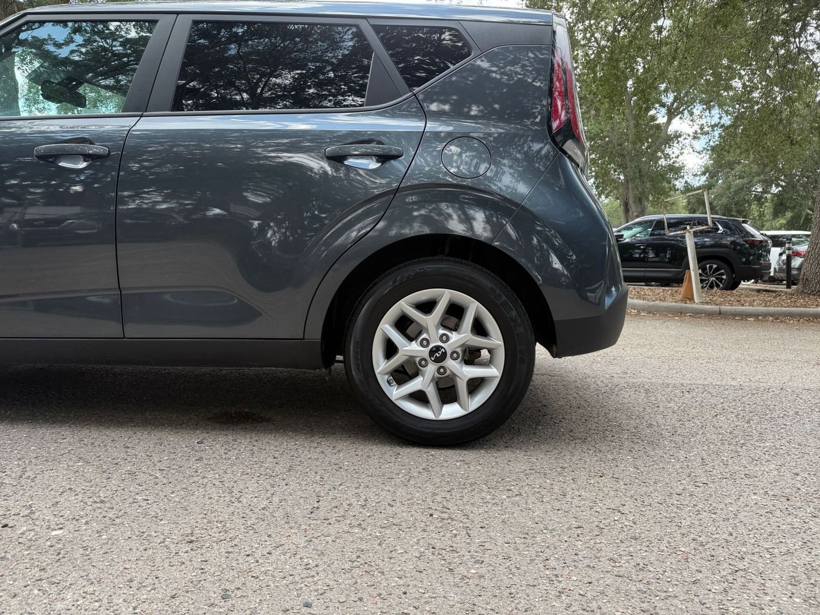 Used 2025 Kia Soul LX w/ LX Technology Package FWD image 11
