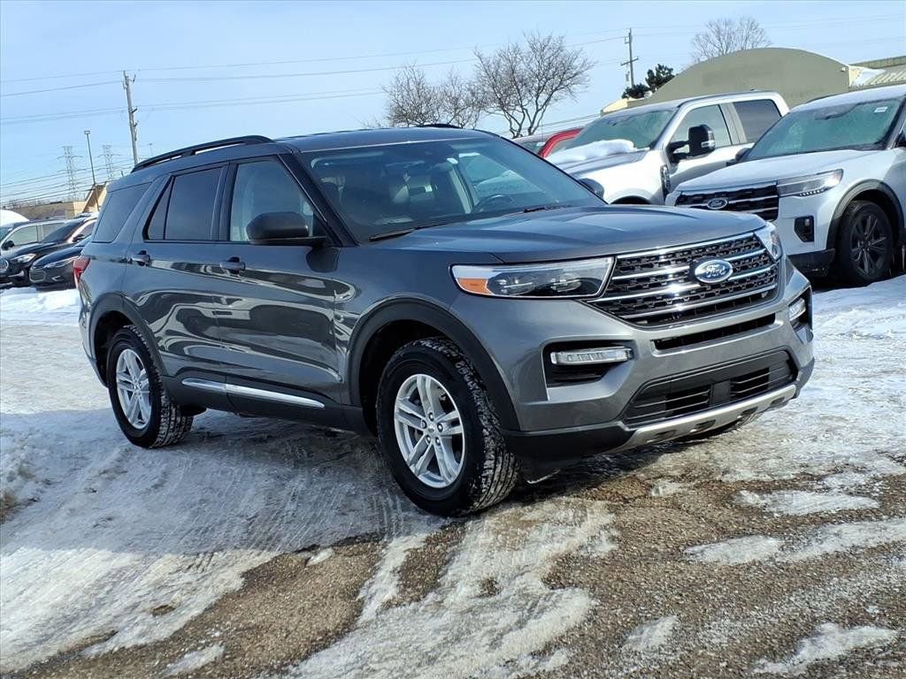 Used 2023 Ford Explorer XLT w/ Equipment Group 202A image 7