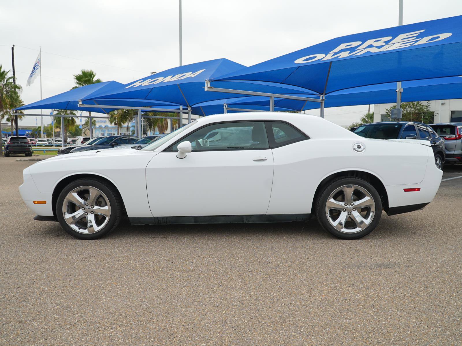 Used 2014 Dodge Challenger SXT w/ Super Sport Group (SS/T) image 10