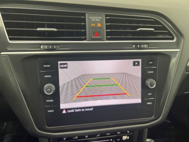 Used 2022 Volkswagen Tiguan SE image 18