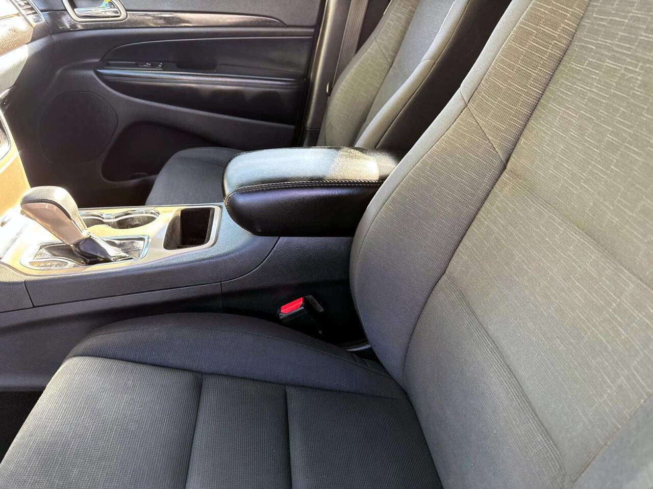 Used 2016 Jeep Grand Cherokee Laredo w/ Quick Order Package 23E image 15