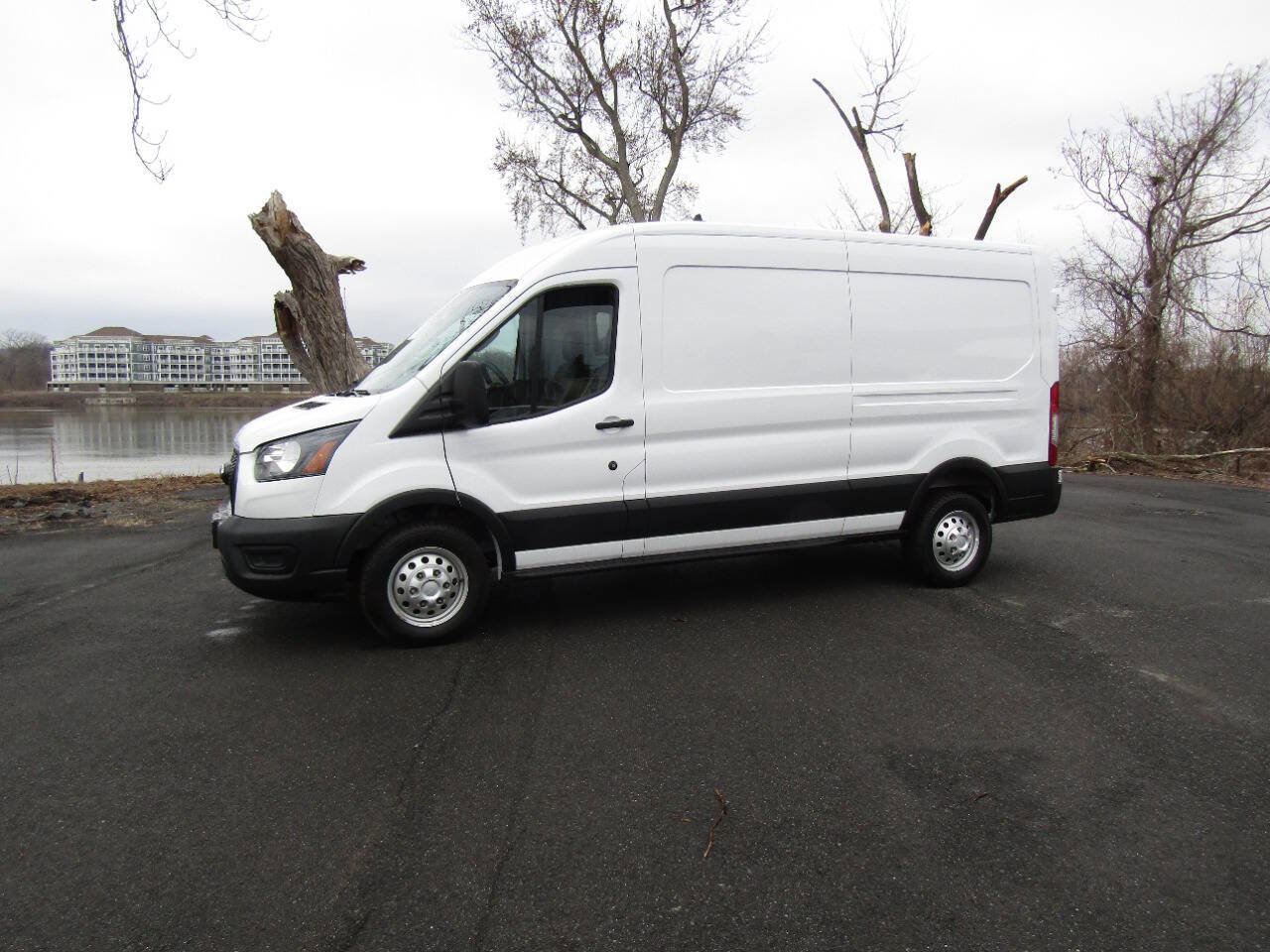Used 2025 Ford Transit 250 250 AWD 3dr LWB Medium Roof Ca image 3
