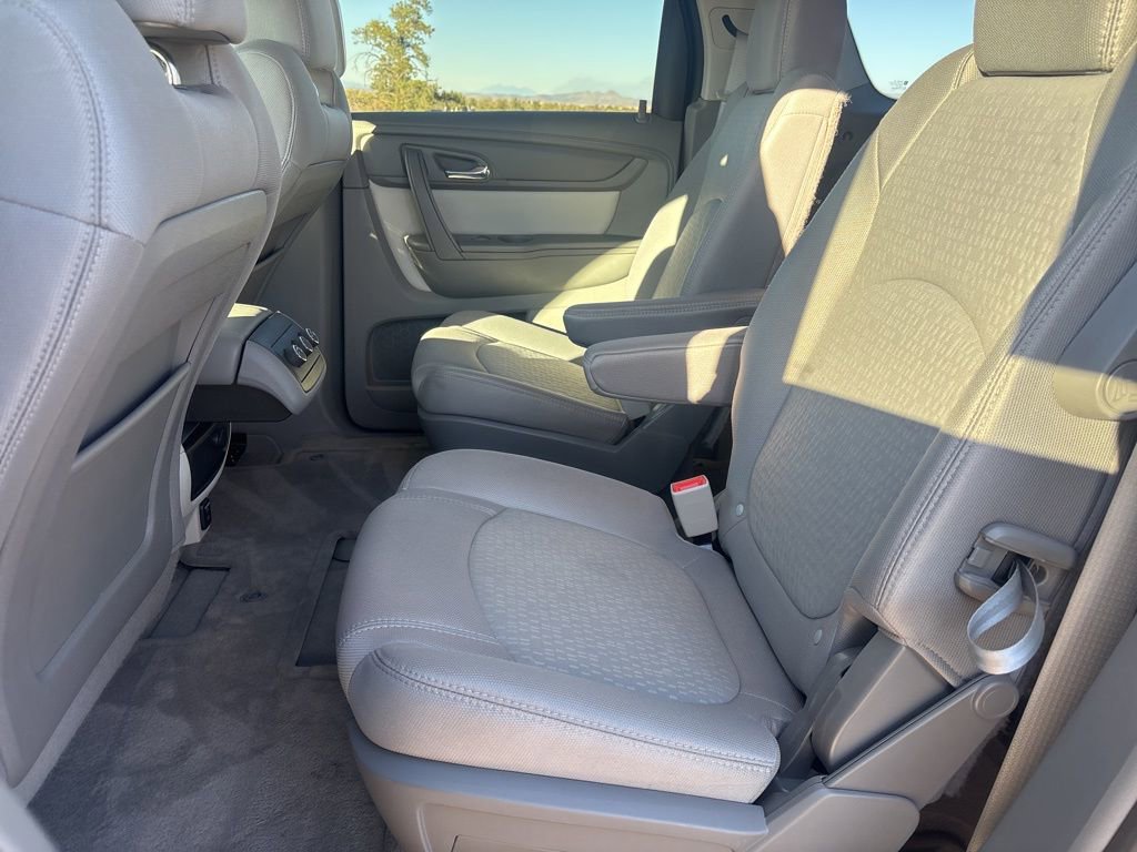 Used 2015 GMC Acadia SLE image 12