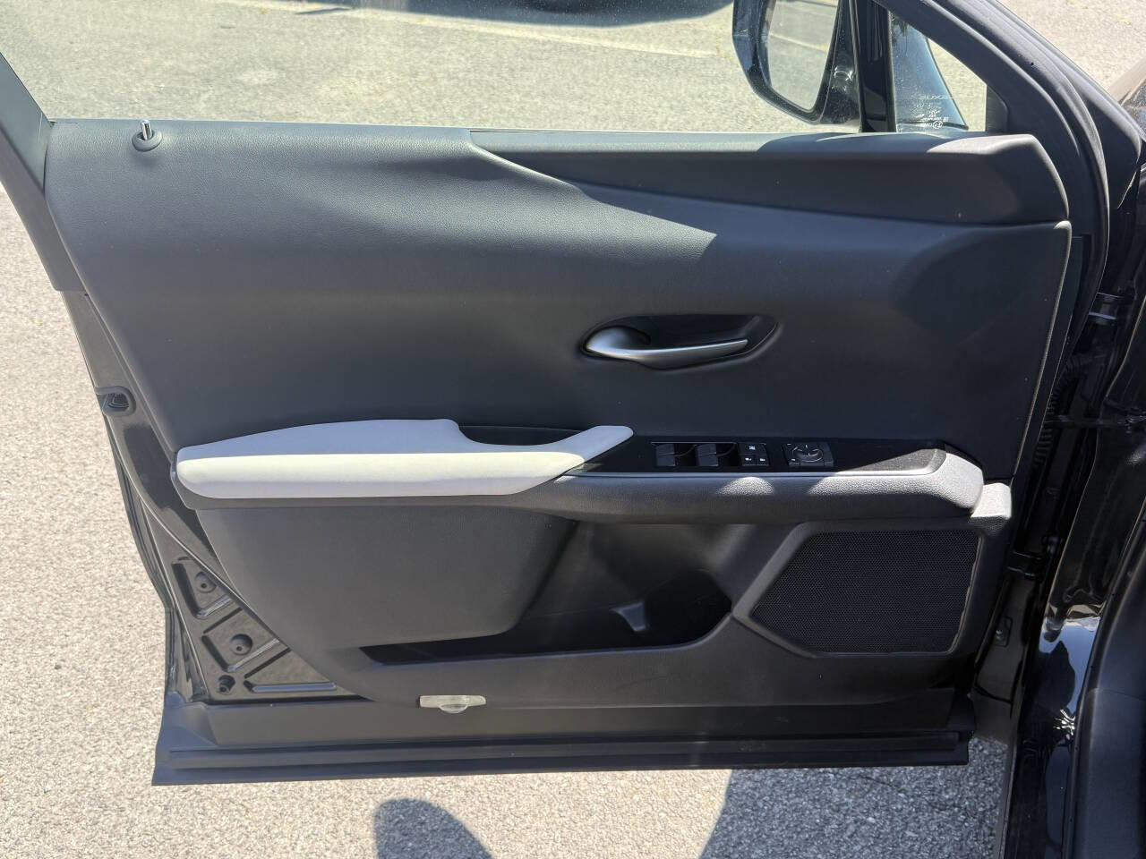 Used 2019 Lexus UX 200 w/ Premium Package image 9