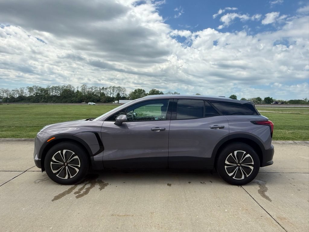 Used 2024 Chevrolet Blazer EV LT AWD/4WD image 8