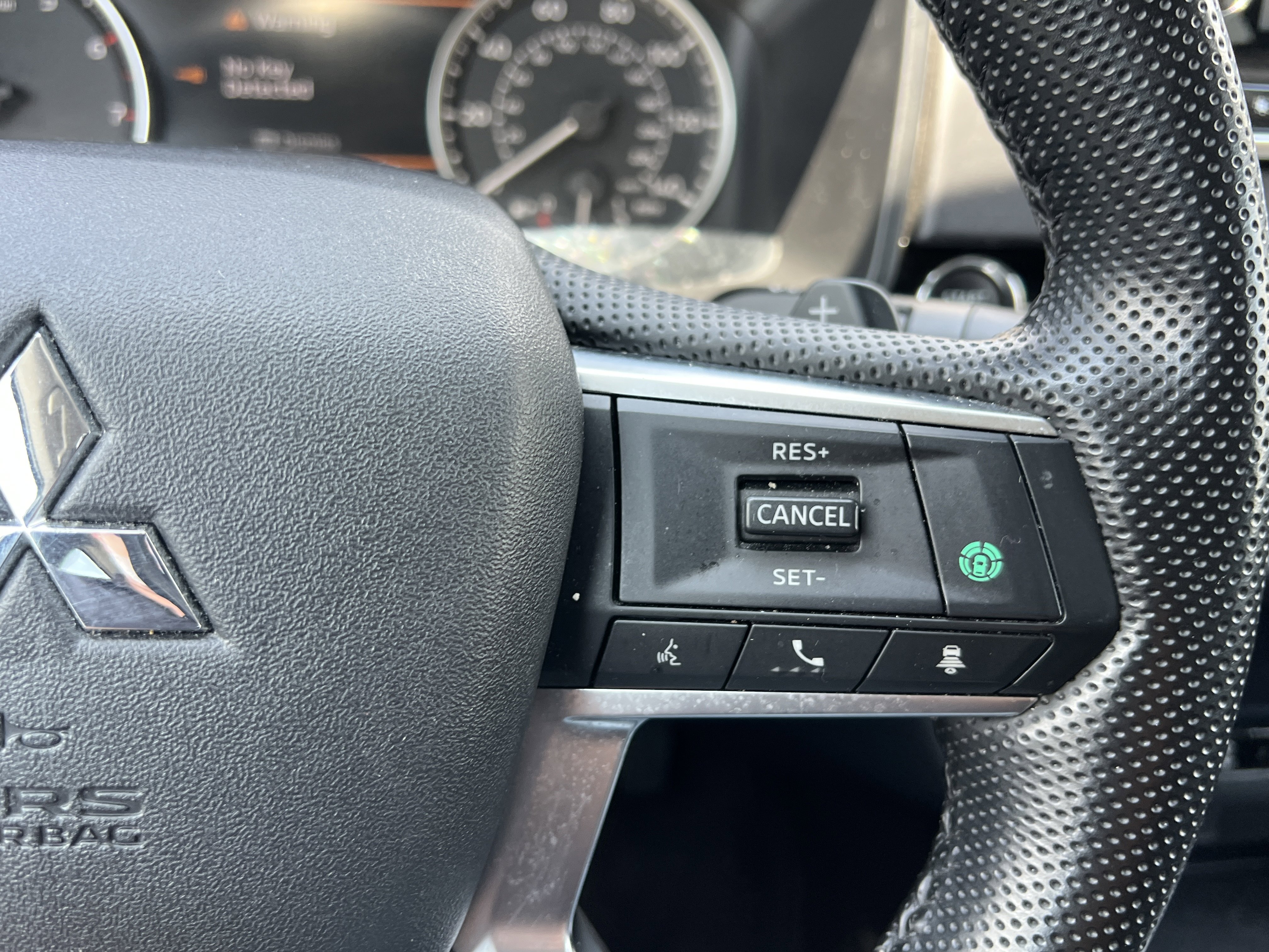 Used 2024 Mitsubishi Outlander FWD image 28