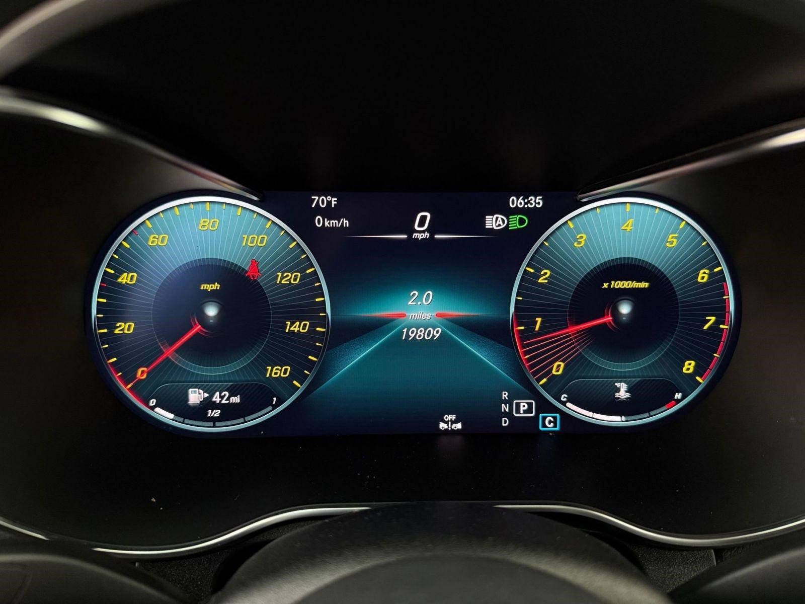 Used 2023 Mercedes-Benz GLC 300 4MATIC Coupe image 17
