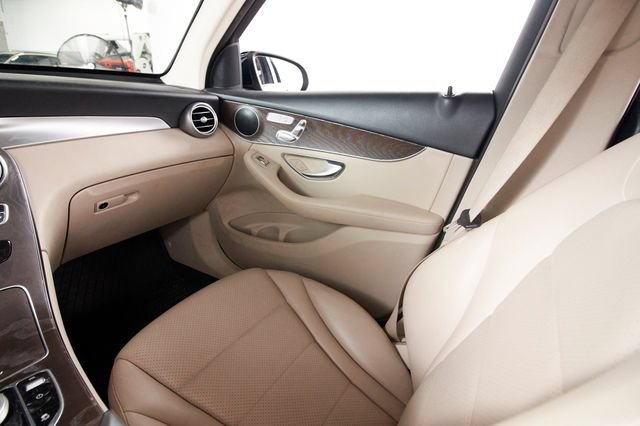 Used 2018 Mercedes-Benz GLC 300 4MATIC image 7