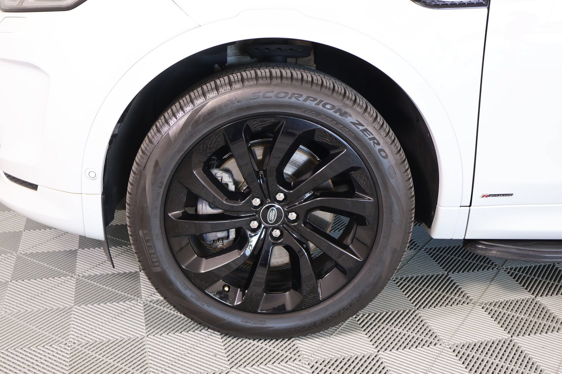Used 2021 Land Rover Discovery Sport SE R-Dynamic AWD/4WD image 18