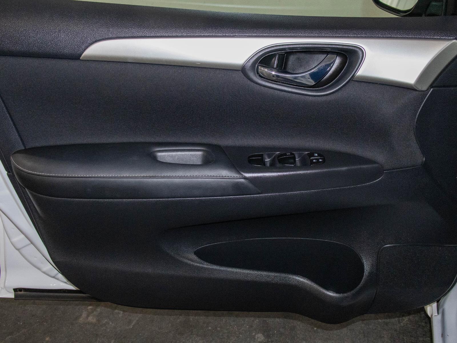 Used 2018 Nissan Sentra S w/ Appearance Package image 10