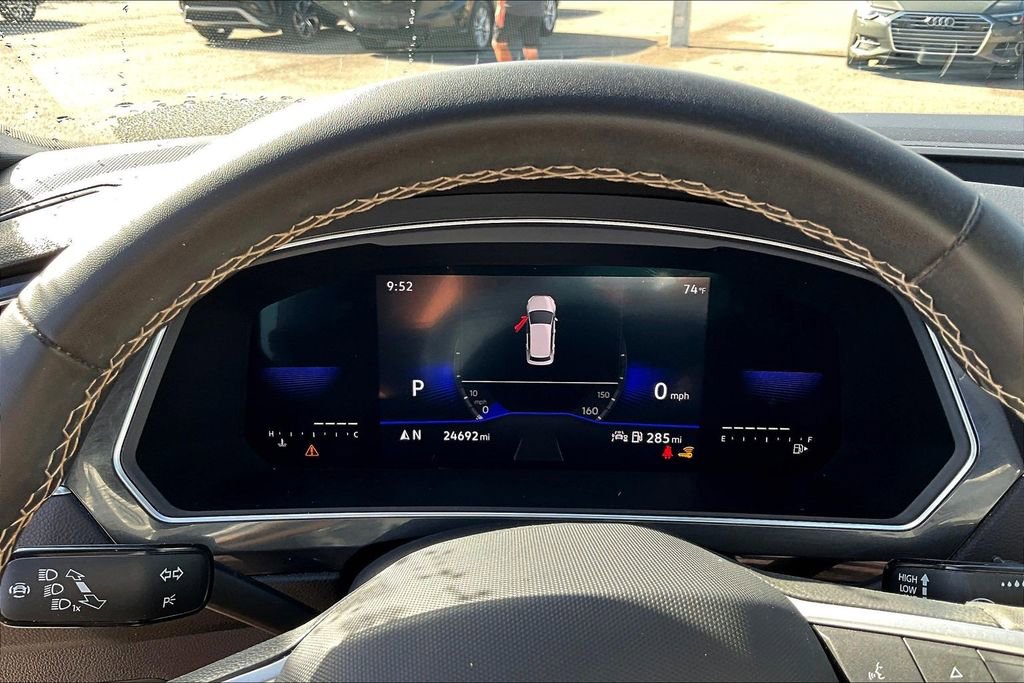 Certified 2023 Volkswagen Tiguan SE w/ Panoramic Sunroof Package image 26