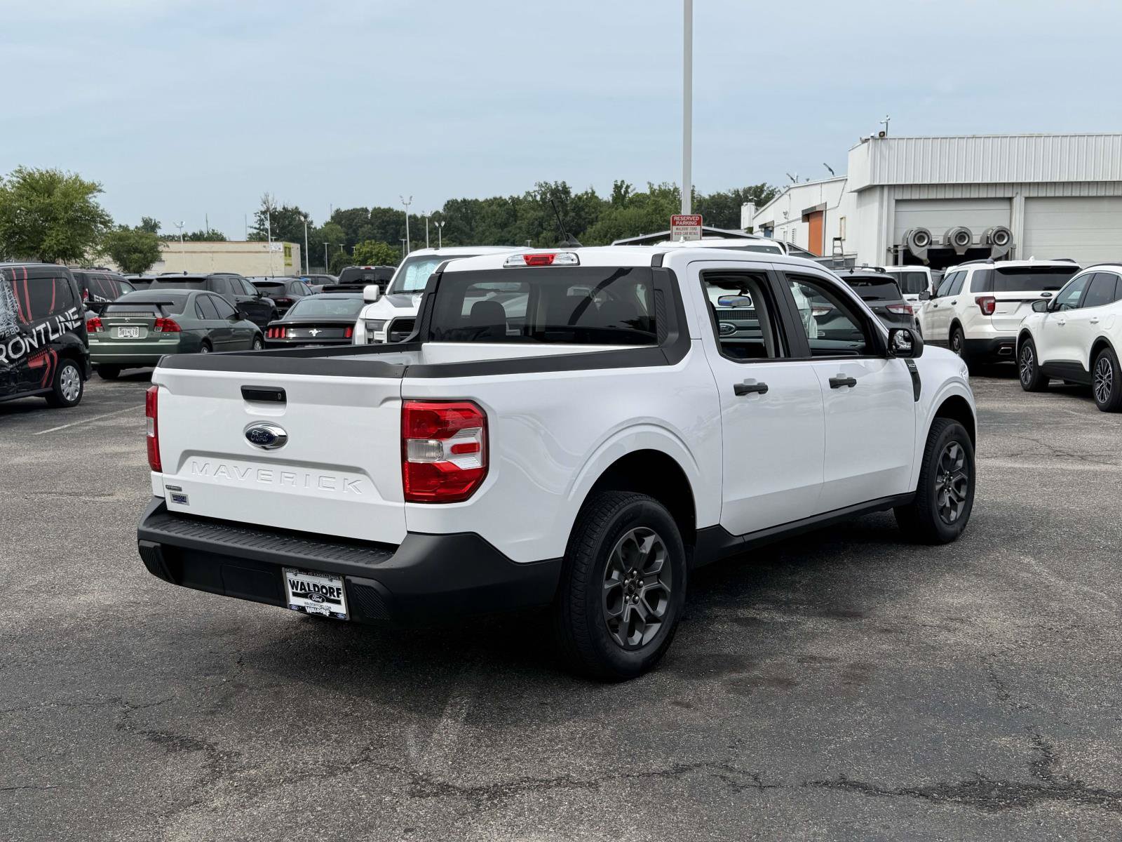 Used 2023 Ford Maverick XLT FWD image 2