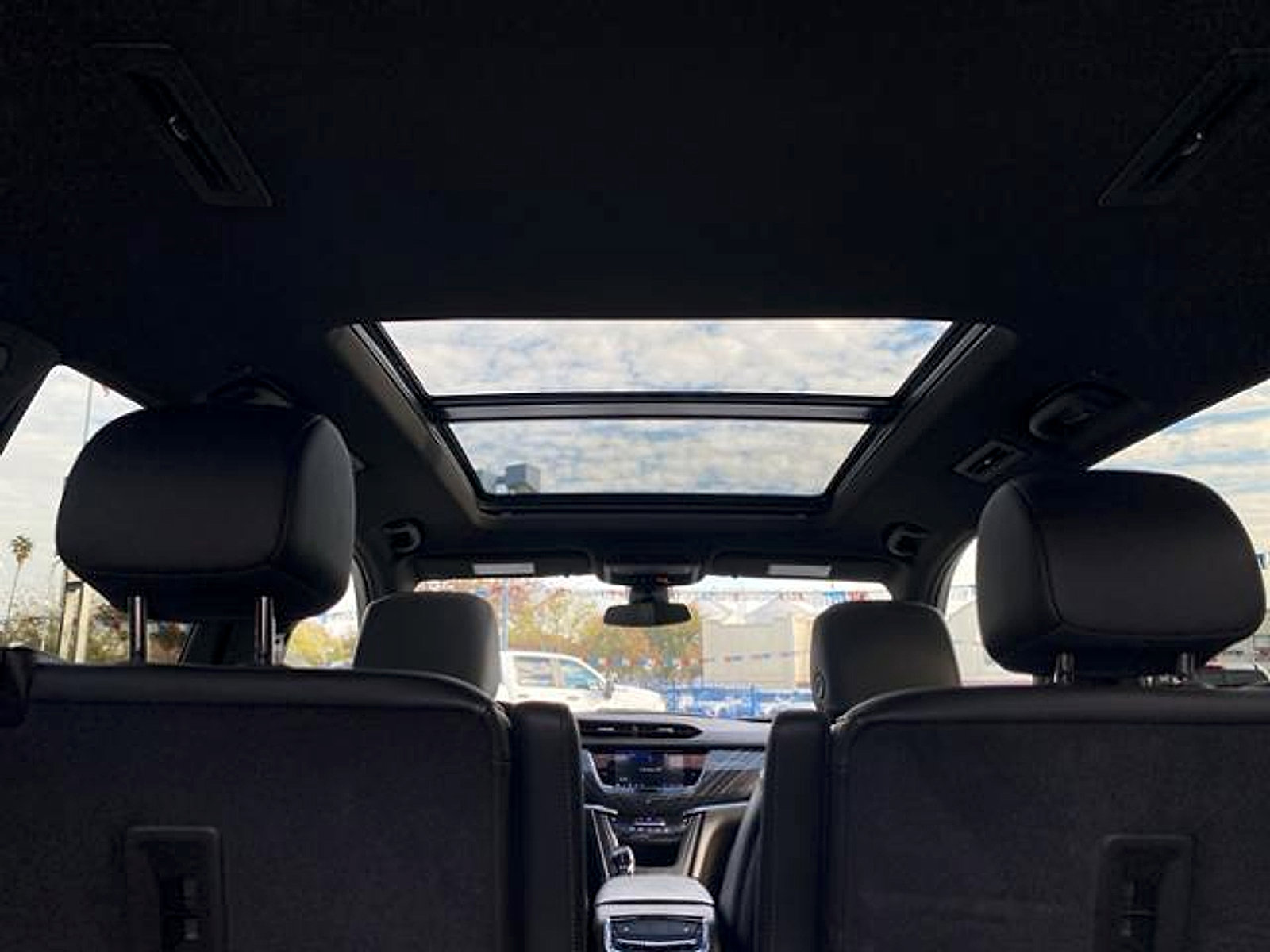 Used 2025 Cadillac XT6 Premium Luxury FWD image 18
