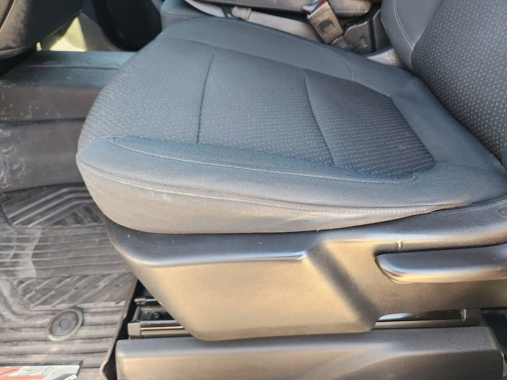 Used 2020 Chevrolet Silverado 2500 Custom w/ Custom Value Package image 28