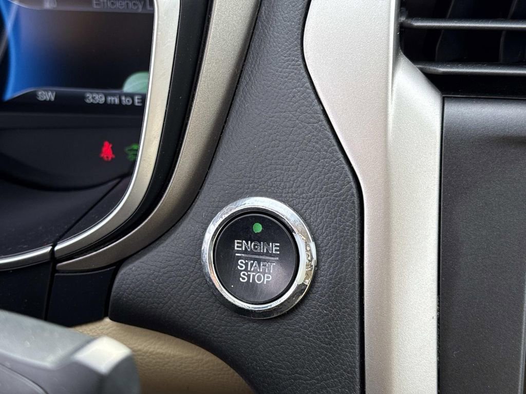 Used 2015 Ford Fusion SE w/ Equipment Group 502A image 15