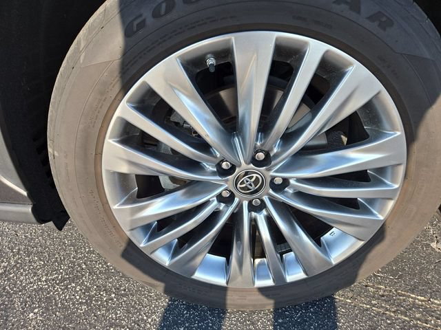 Used 2023 Toyota Highlander Platinum FWD image 10