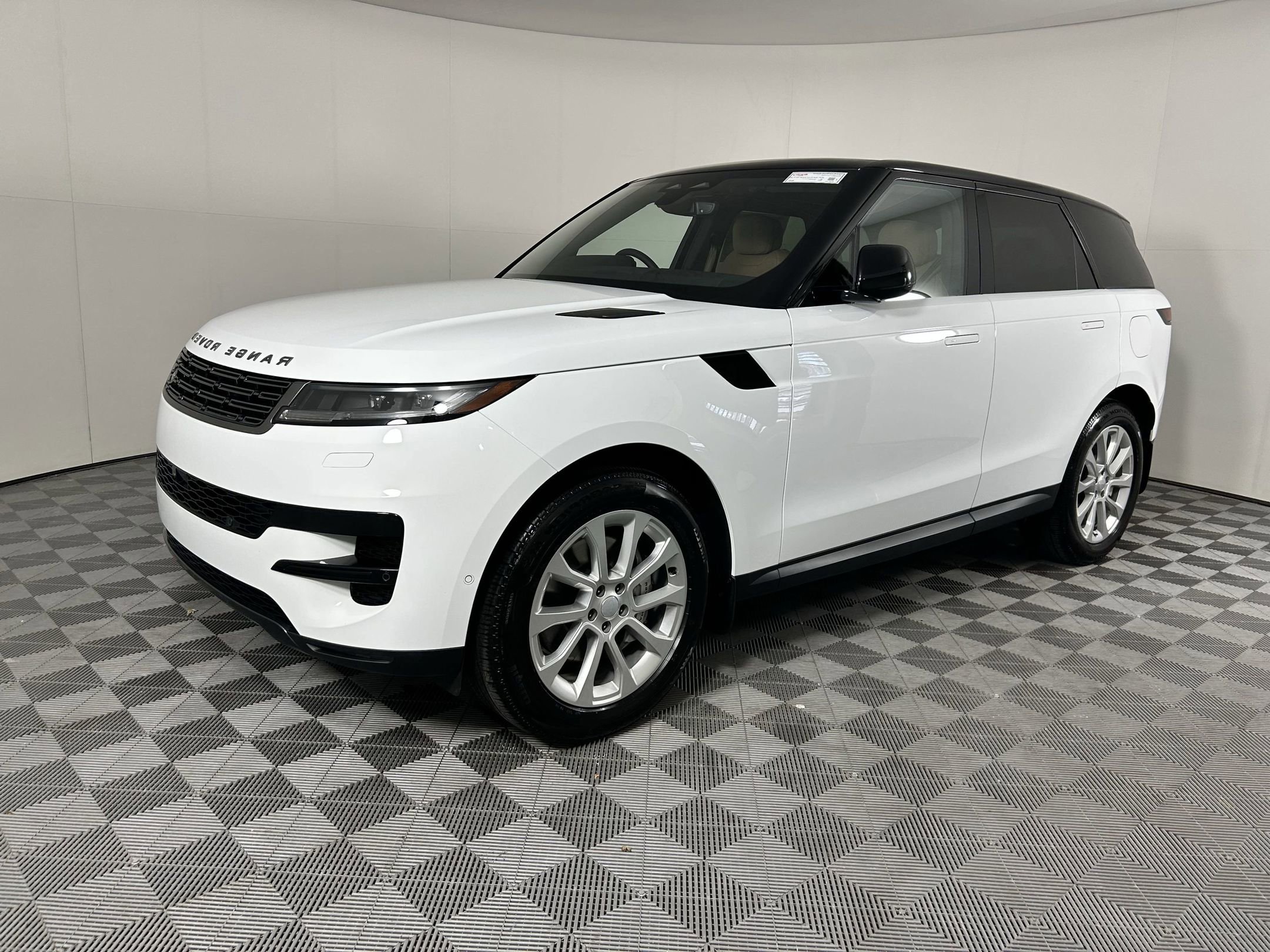 New 2025 Land Rover Range Rover Sport SE