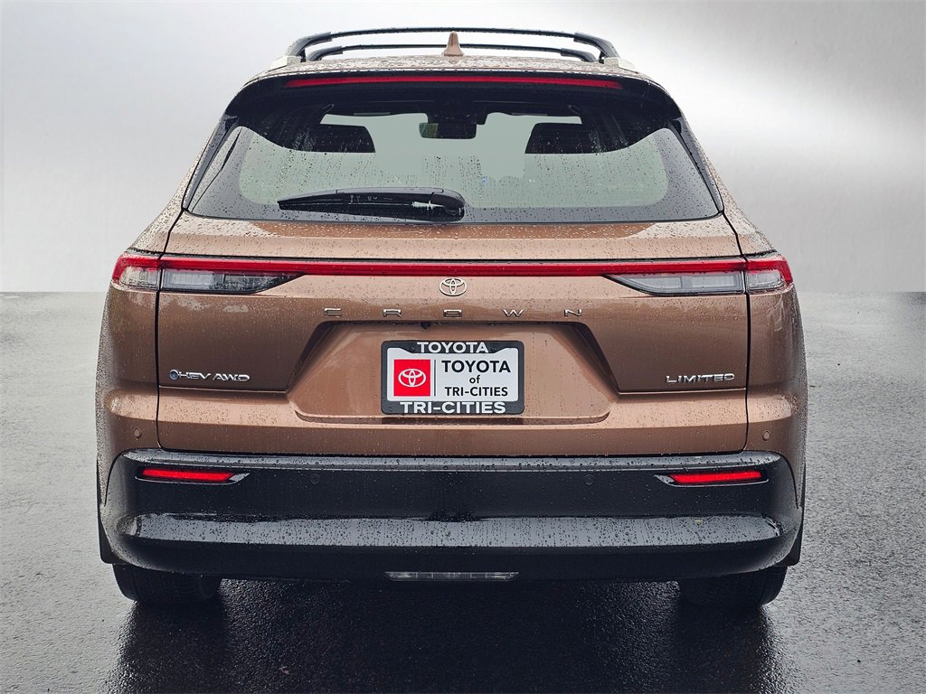 Used 2025 Toyota Crown Signia w/ Advanced Technology Package image 7