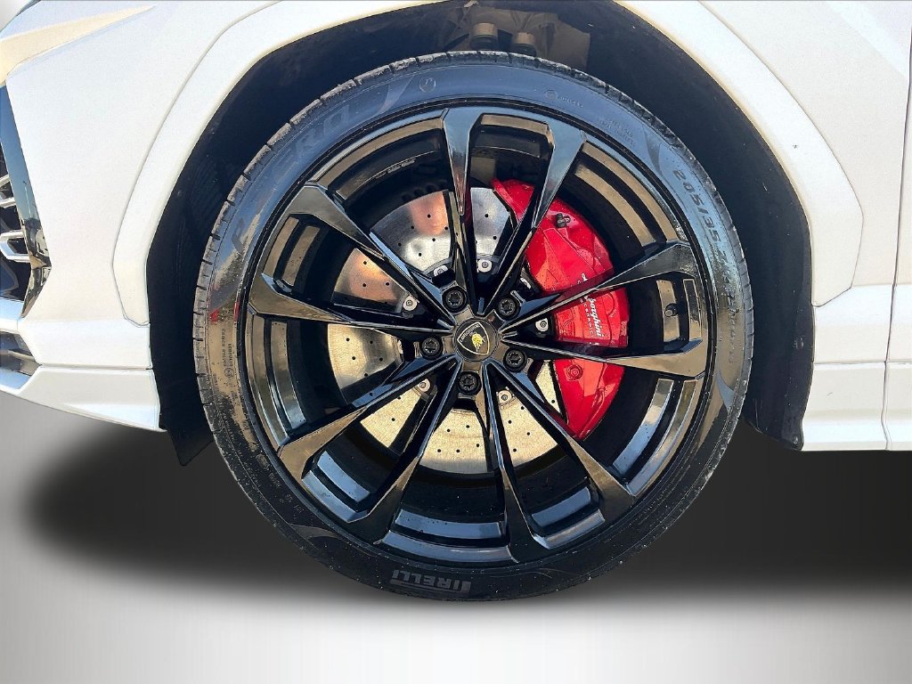 Used 2022 Lamborghini Urus AWD/4WD image 33