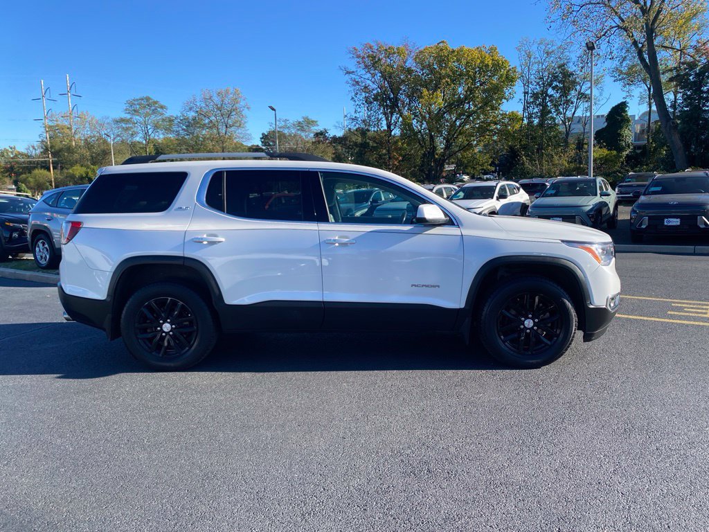 Used 2018 GMC Acadia SLT w/ LPO, Black Accent Package AWD/4WD image 2