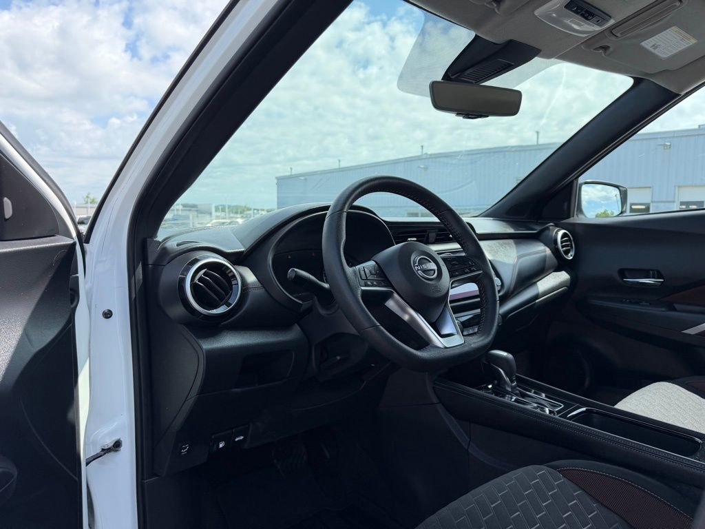 Used 2024 Nissan Kicks SR w/ Interior Electronics Package image 11