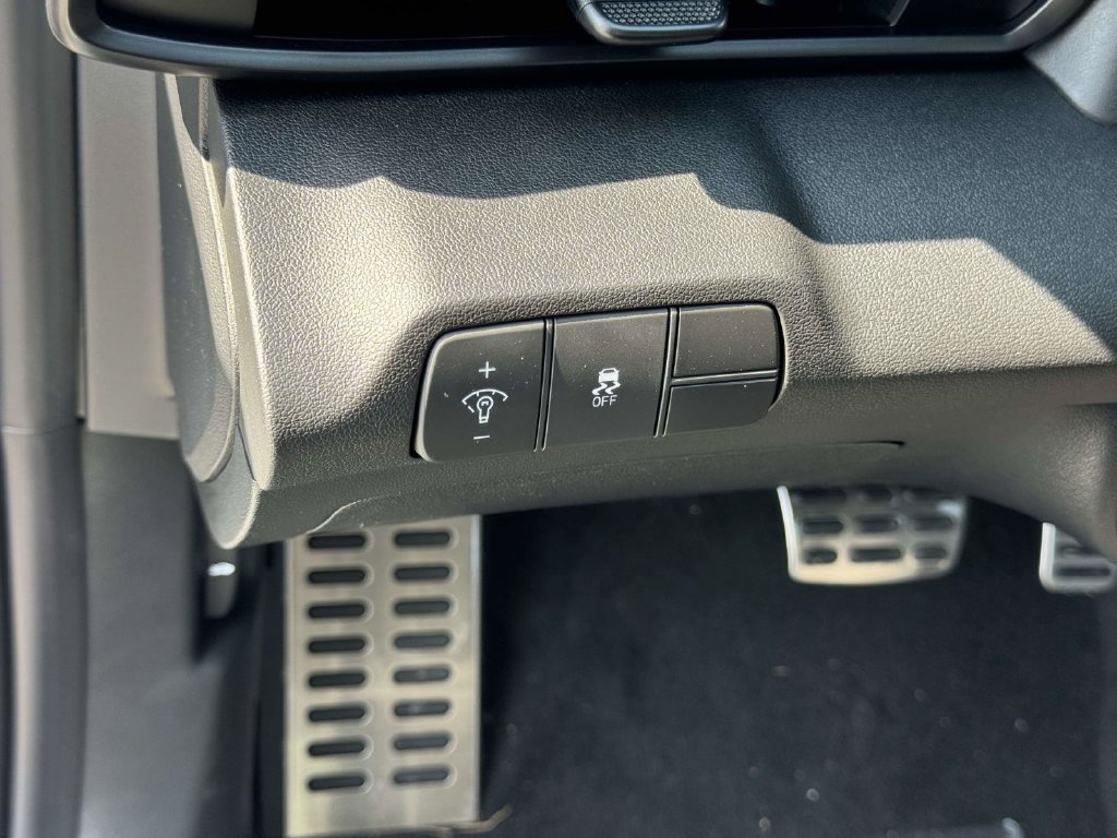 New 2026 Hyundai Elantra SEL Sport FWD image 24