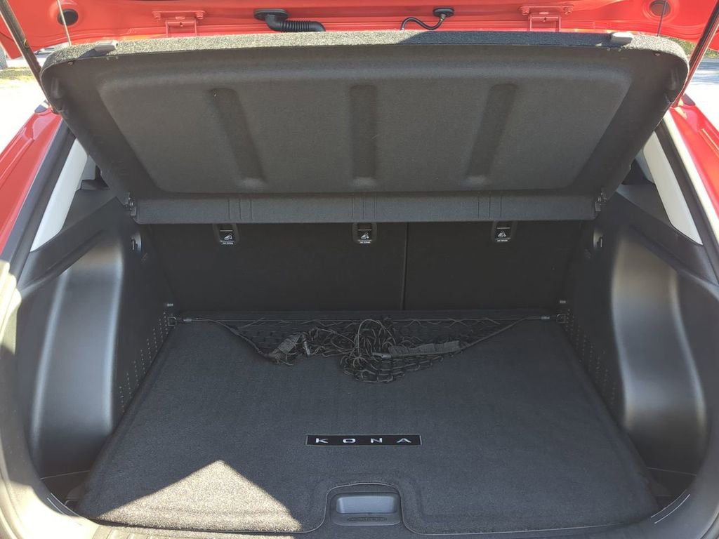 Used 2025 Hyundai Kona SE image 13