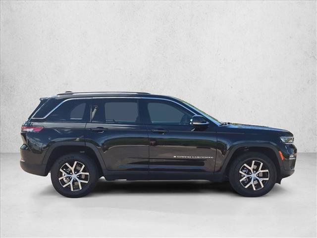 Used 2023 Jeep Grand Cherokee Limited w/ Trailer Tow Prep Group (B) AWD/4WD video 4