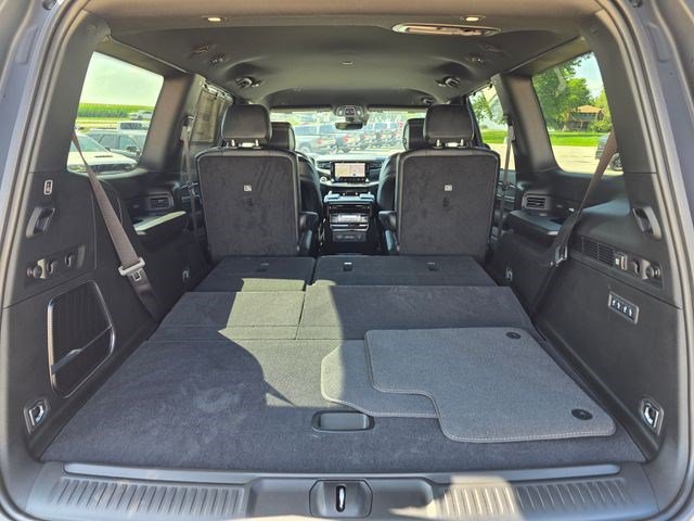 New 2026 Jeep Grand Wagoneer Limited w/ Convenience Group I AWD/4WD image 12