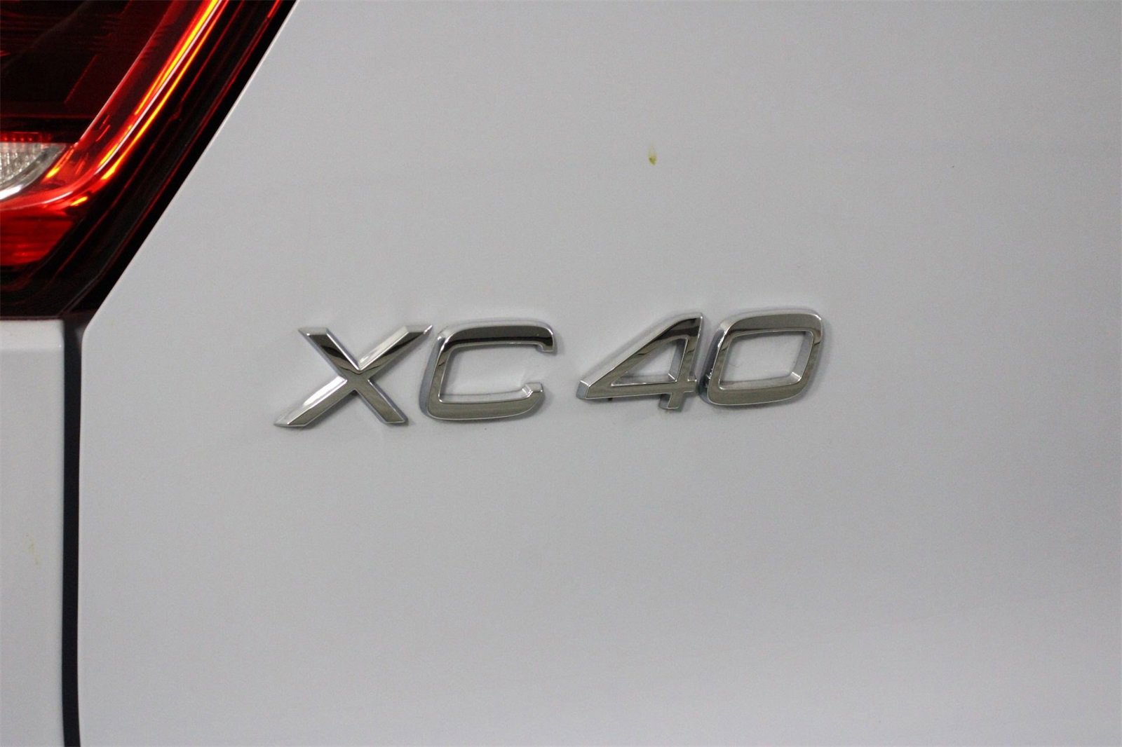 New 2025 Volvo XC40 B5 Plus w/ Climate Package image 16