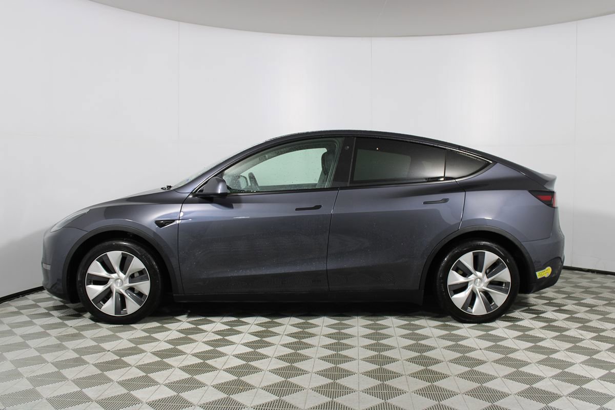 Used 2021 Tesla Model Y Long Range AWD/4WD image 27