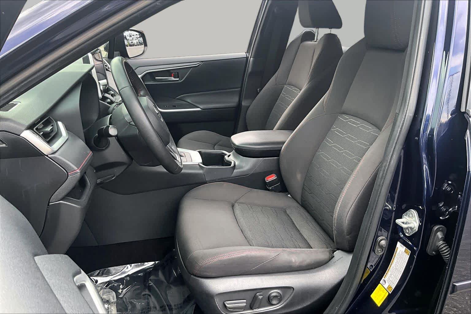 Used 2023 Toyota RAV4 SE w/ Weather & Moonroof Package AWD/4WD image 8