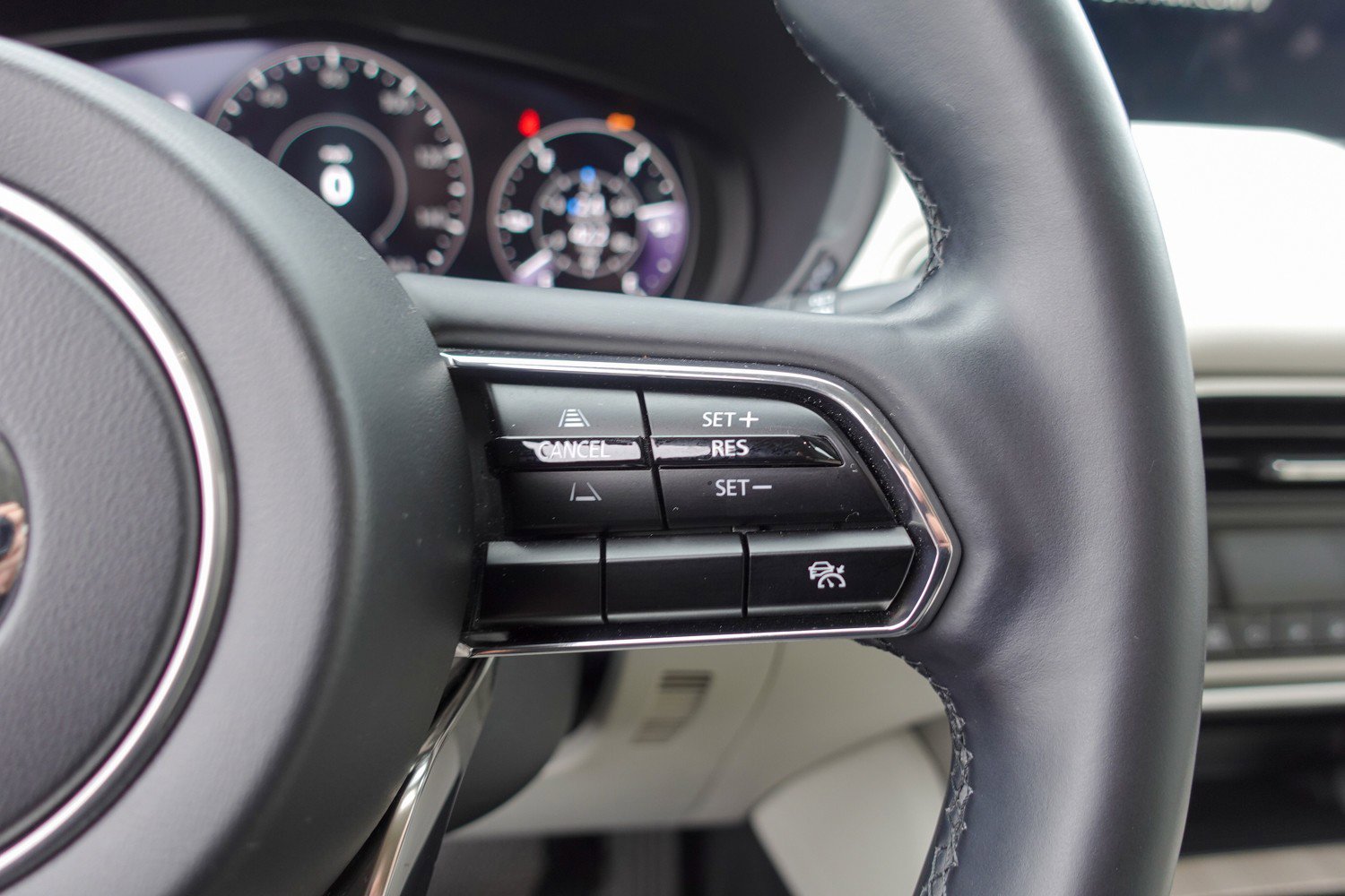 Used 2024 MAZDA CX-90 Plug-In Hybrid w/ Premium Plus image 15