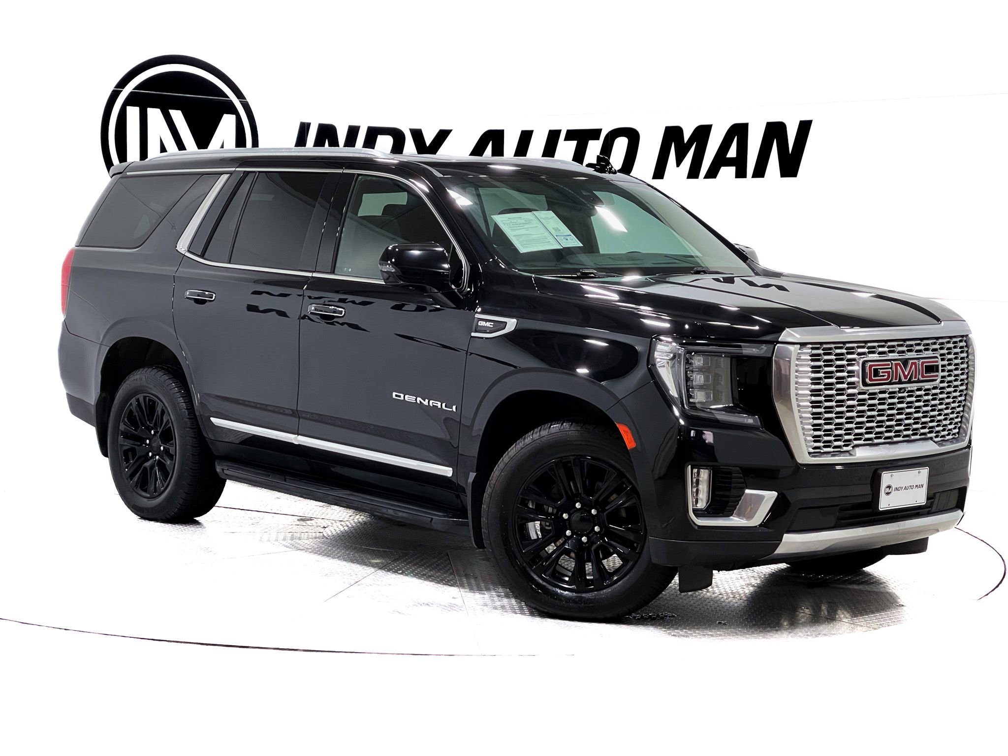 Used 2021 GMC Yukon Denali w/ Advanced Technology Package AWD/4WD image 2