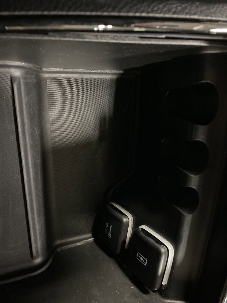 Used 2025 Chrysler Pacifica Limited image 48