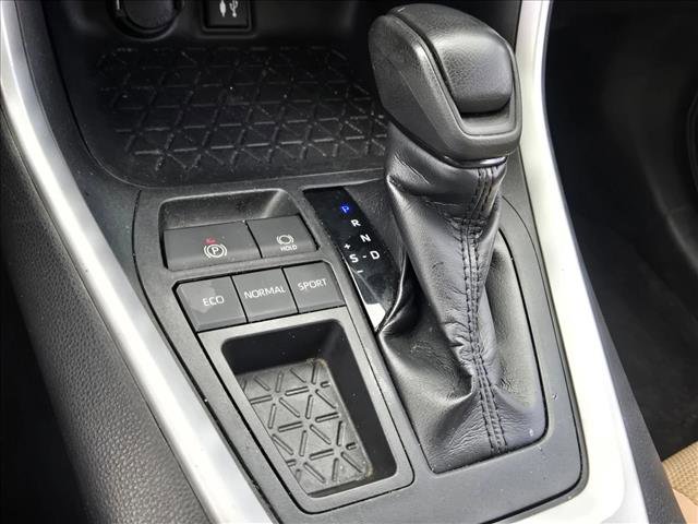 Used 2019 Toyota RAV4 LE image 11