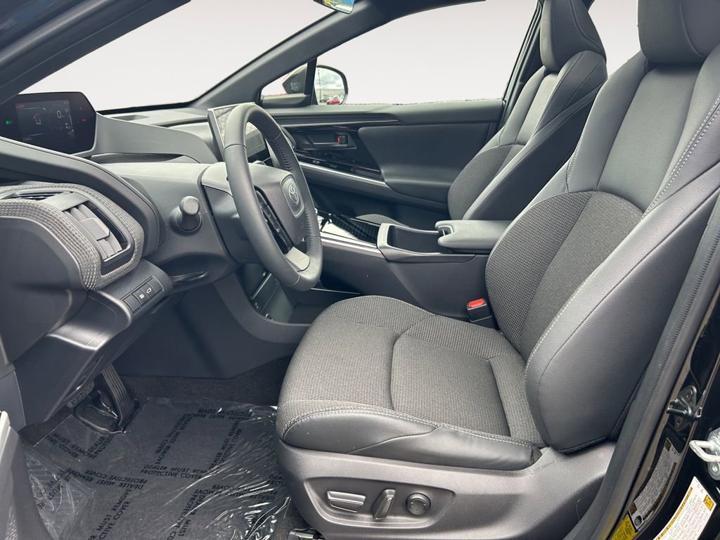 Used 2025 Toyota bZ4X FWD image 6