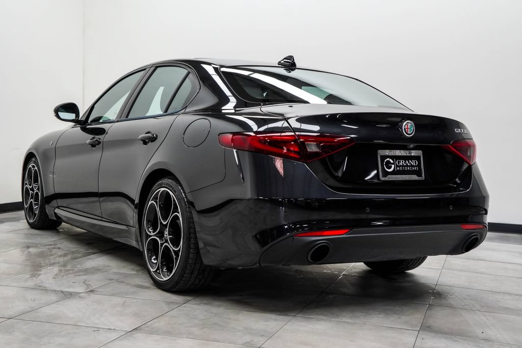 Used 2022 Alfa Romeo Giulia Ti w/ Active Assist Plus Package RWD image 11