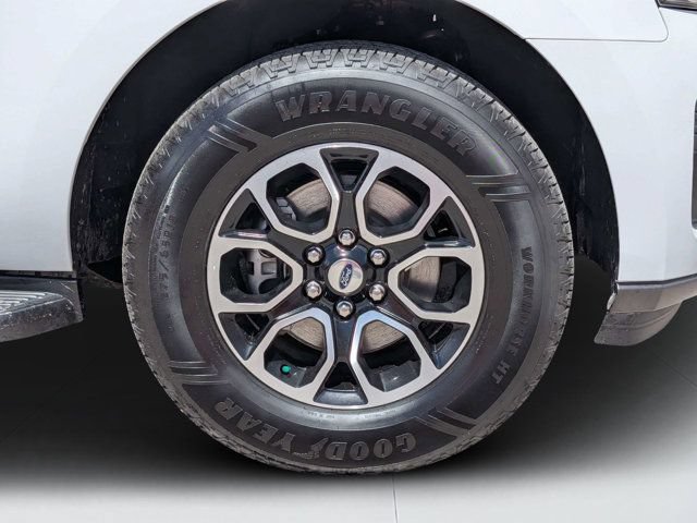 Used 2024 Ford Expedition XLT RWD image 10