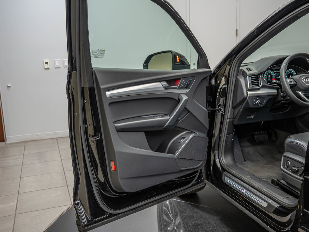Used 2024 Audi Q5 2.0T Premium w/ Summer of Audi Package AWD/4WD image 29
