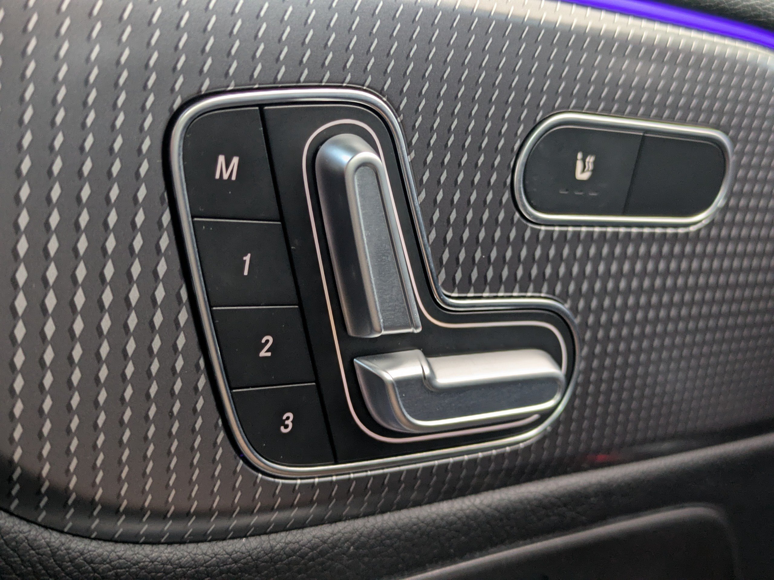 Used 2022 Mercedes-Benz GLB 250 image 24