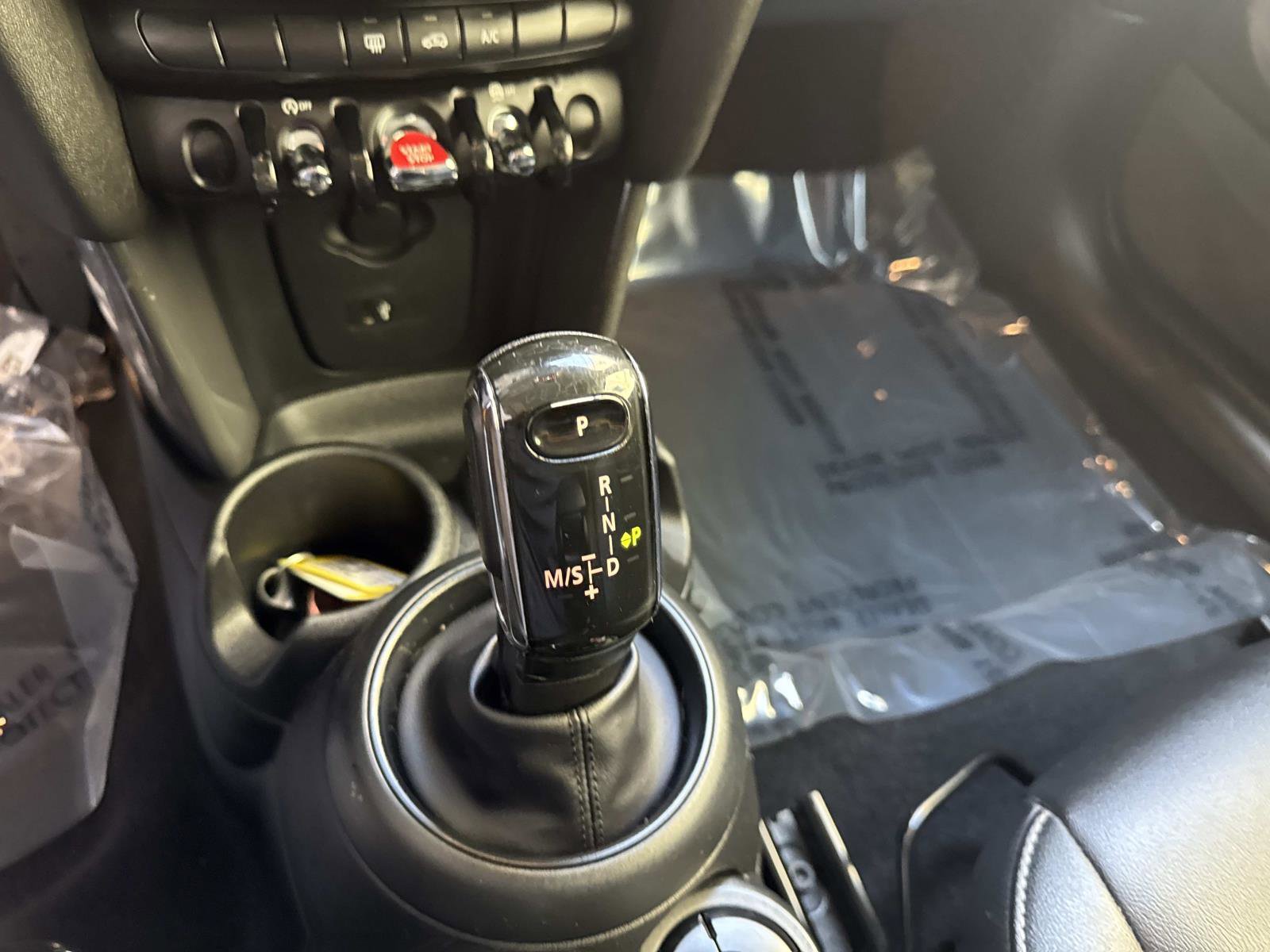 Used 2020 MINI Cooper 2-Door Hardtop FWD image 17