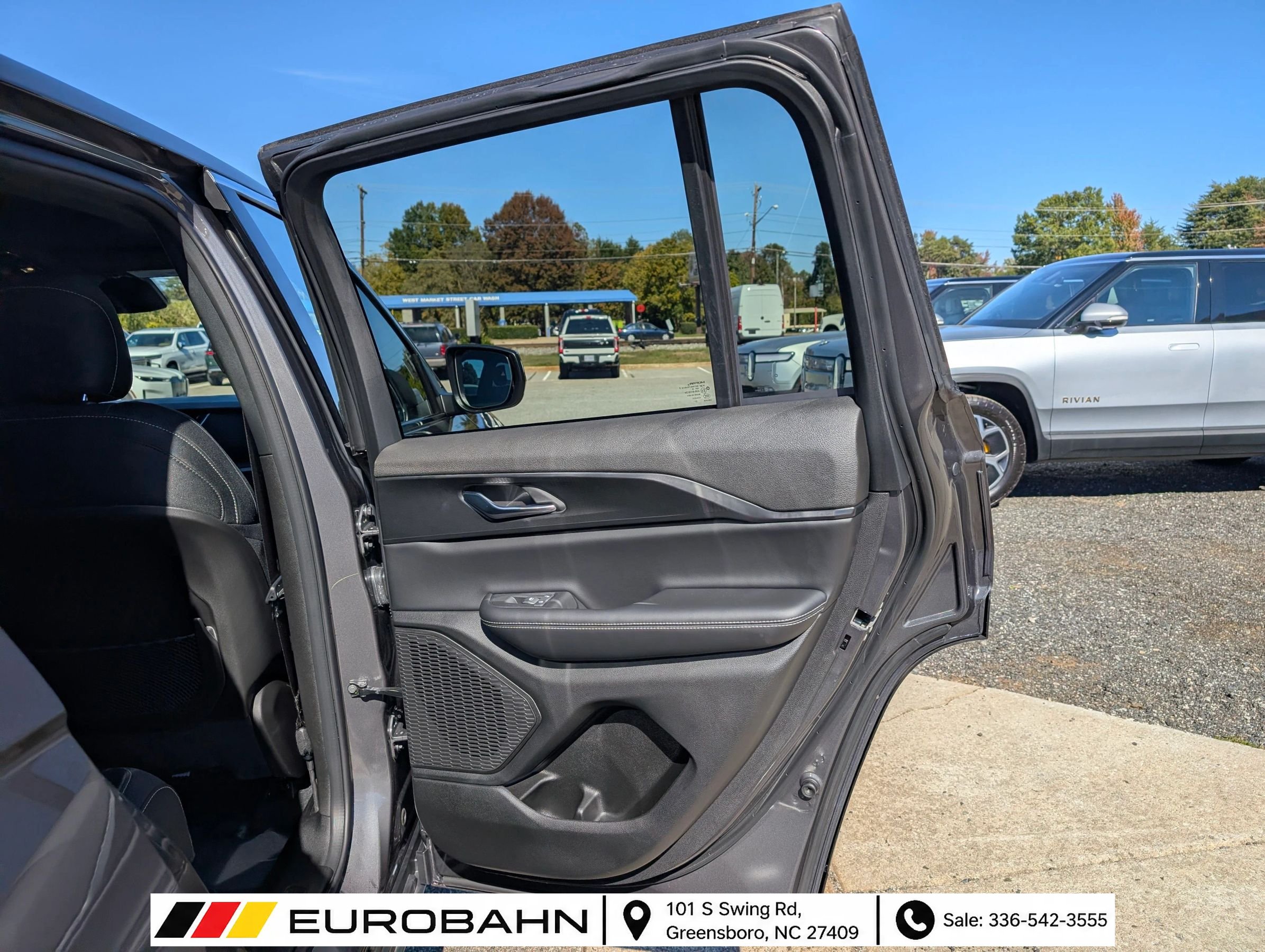 Used 2025 Jeep Grand Cherokee Laredo X AWD/4WD image 15