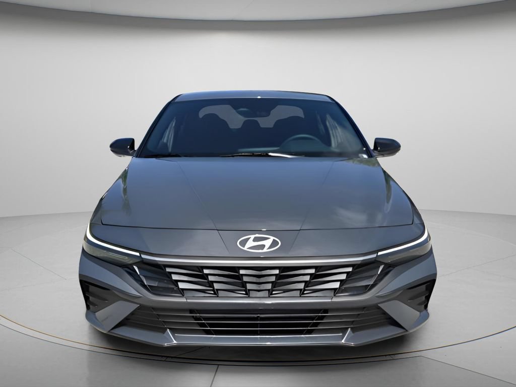 New 2026 Hyundai Elantra SEL Sport FWD image 3