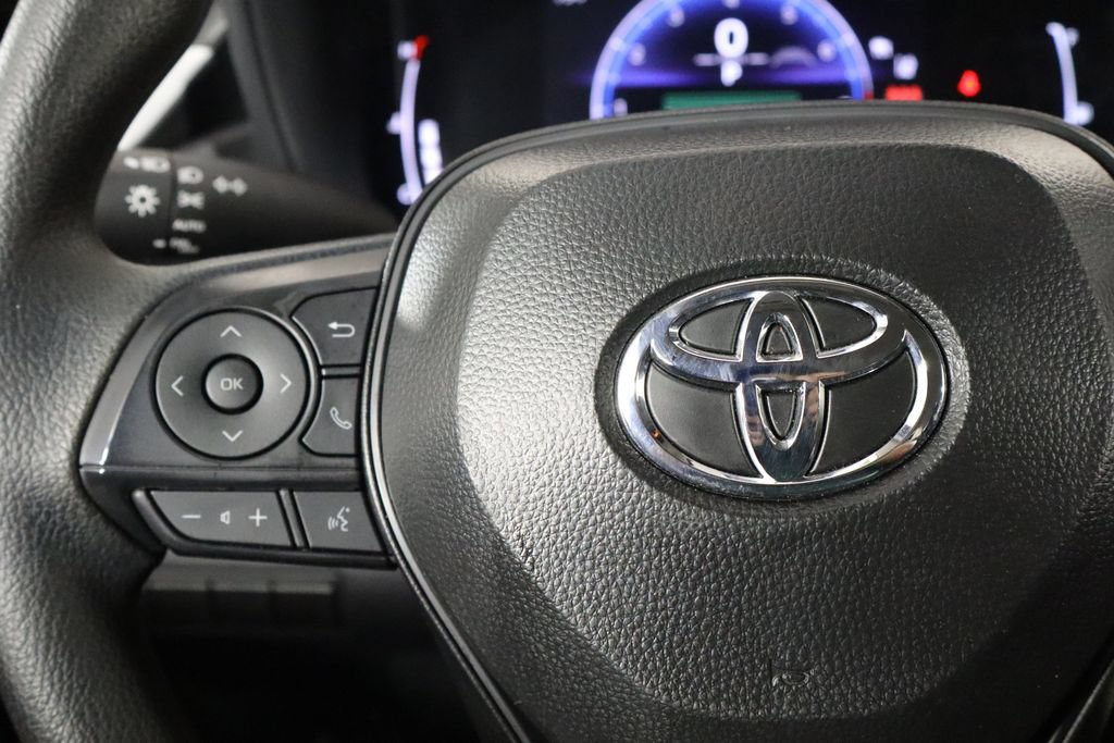 Used 2026 Toyota Corolla LE FWD image 8