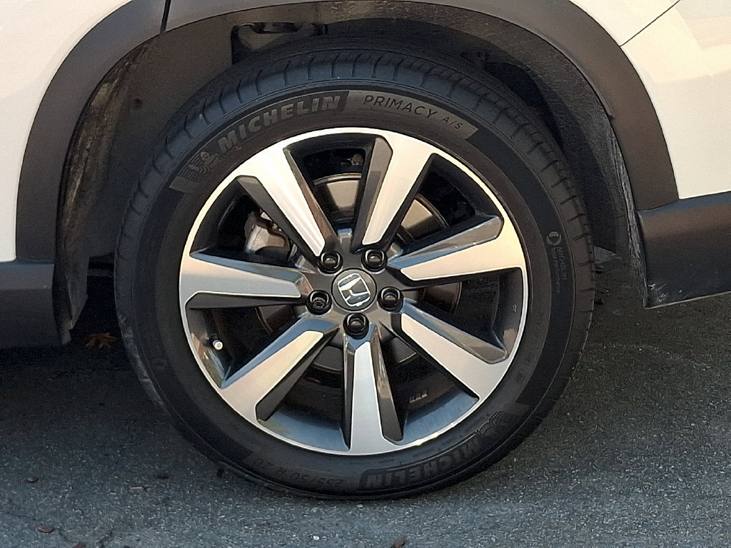 Used 2025 Honda Pilot Touring image 6
