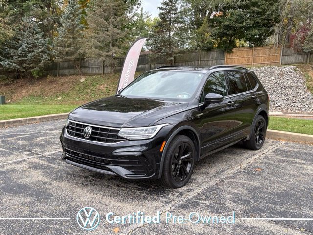 Certified 2024 Volkswagen Tiguan SE R-Line AWD/4WD image 1